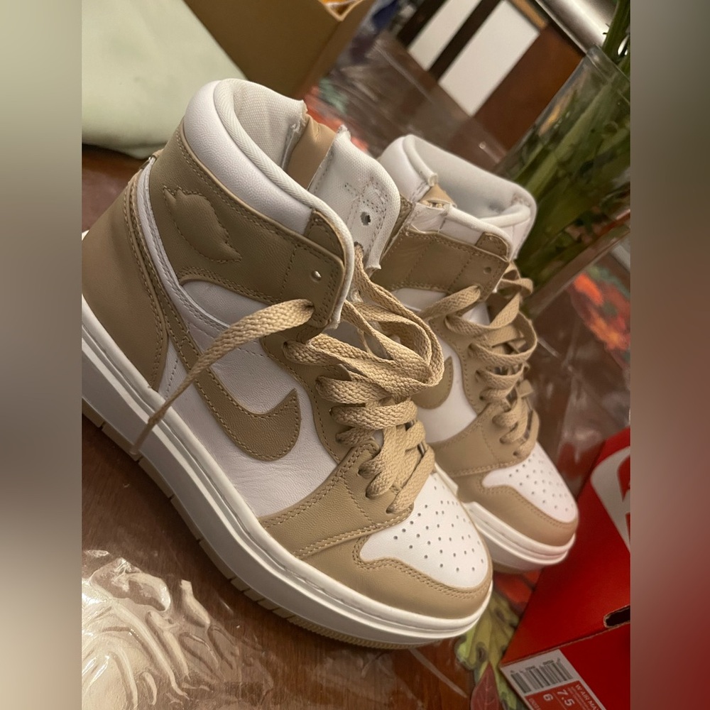 Air Jordan(WMNS) 1 Elevate High 'Vachetta Tan